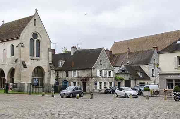 Francia - Senlis 01.jpg
